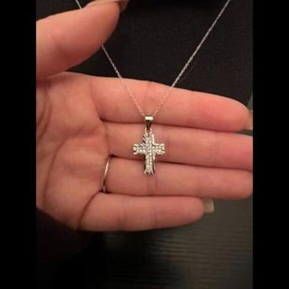 Jewelry - Timeless Elegance Silver Cross Pendant Necklace